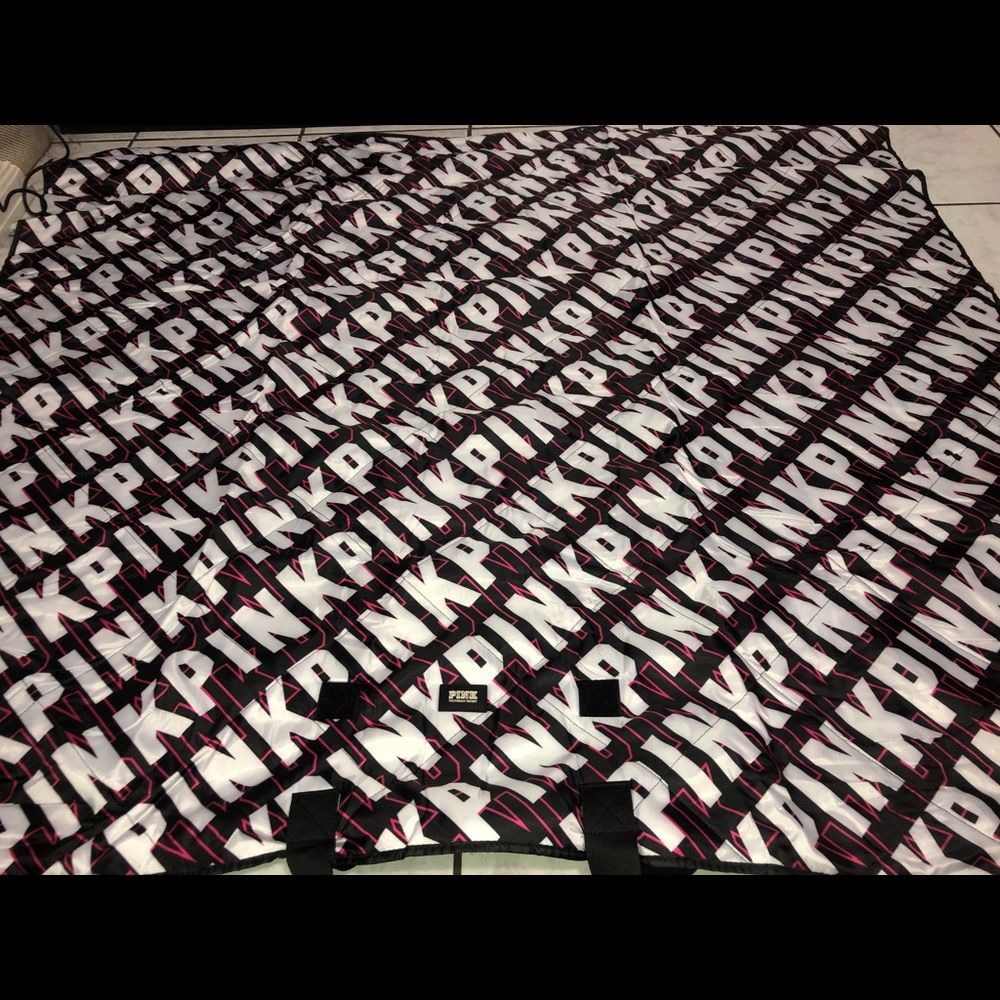 Victoria’s Secret Pink - Packable Blanket